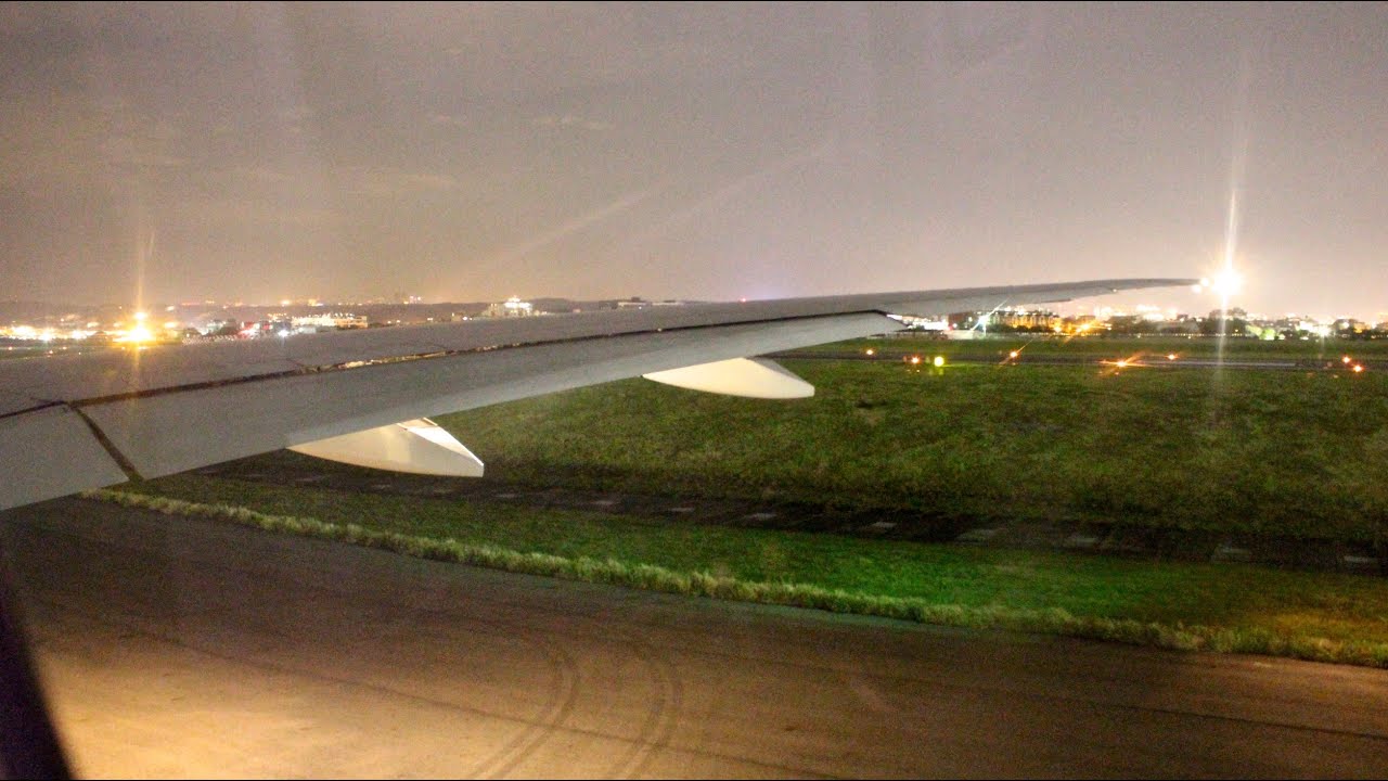 EVA Air Boeing 777-300ER Night Departure from Taipei Taiwan-Taoyuan | TPE-YYZ