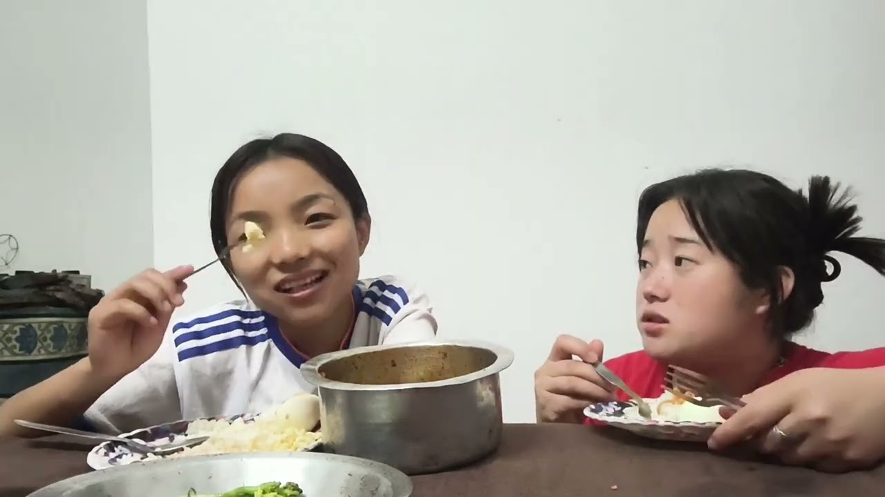 Simple mukbang with #cousin ❤️