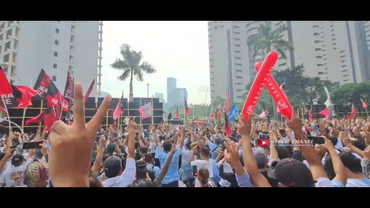 LUAR BIASA ANTUSIAS WARGA DI GBK KAMPANYE 02 BARENG SOUND HOREG