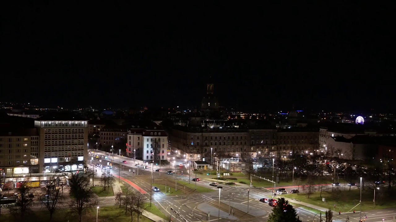 Silvester in Dresden mit Blick auf die Frauenkirche. New Year's Eve in Dresden, Germany.