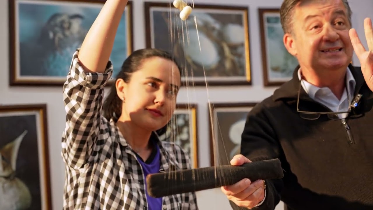 How Does Turkish Silk Carpet Weaving?