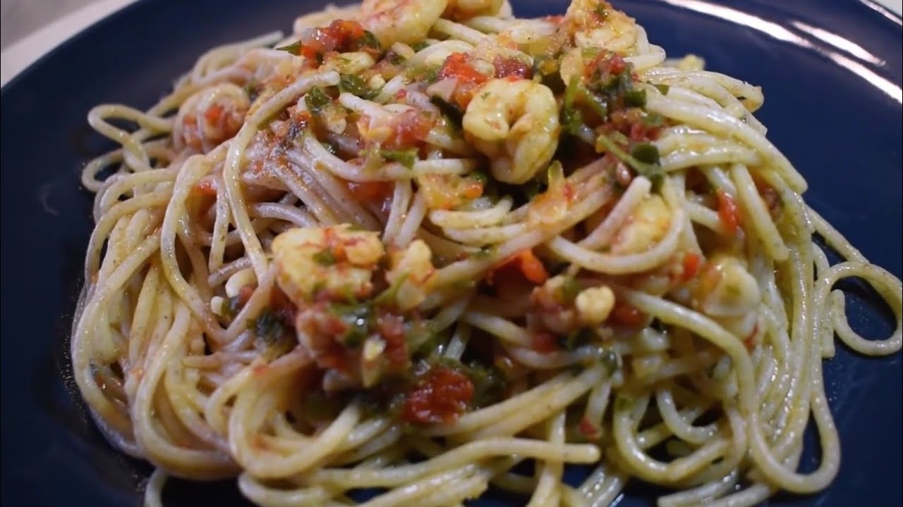 Spageti sa gamborima u paradajz sosu(GARIDOMAKARONADA)/Recept iz Grčke