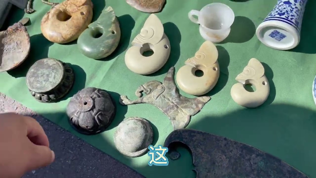 终于看到一个老收藏家多年积攒的夏家店时期的玛瑙玦 依宁太喜欢