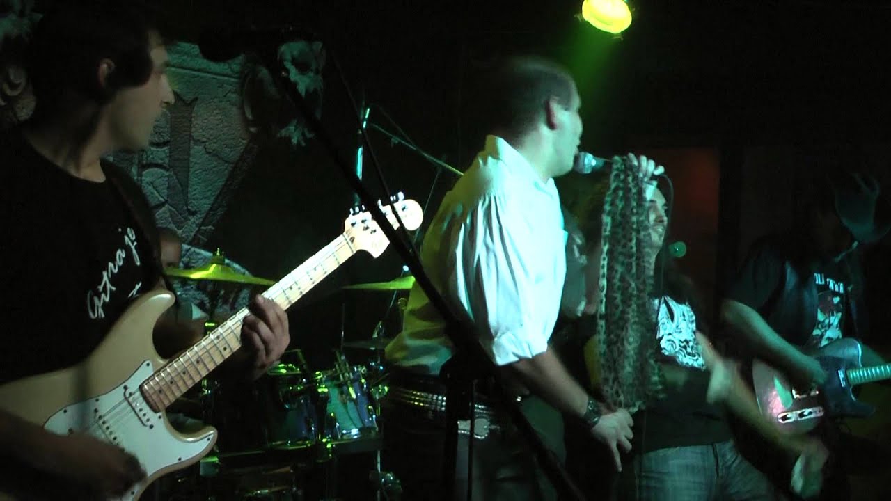 ULTIMATUM - Ulice zla (feat. Čuljo & Gogi) - Live @ Music Club 