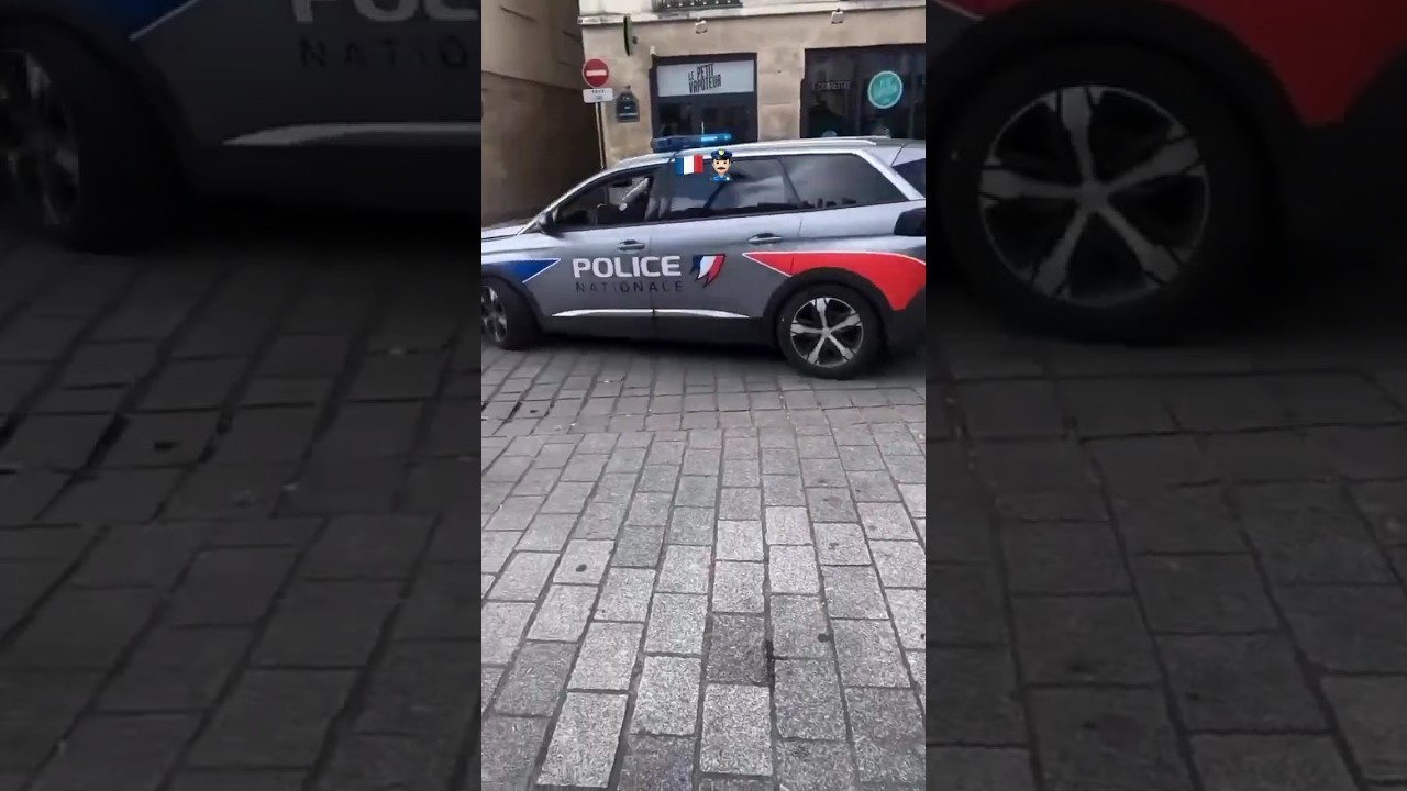 Police car chases 2 motorcycles in Paris and drifts ! 😮🔥🚔