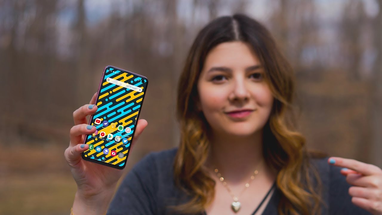 Living With The Samsung S10e!