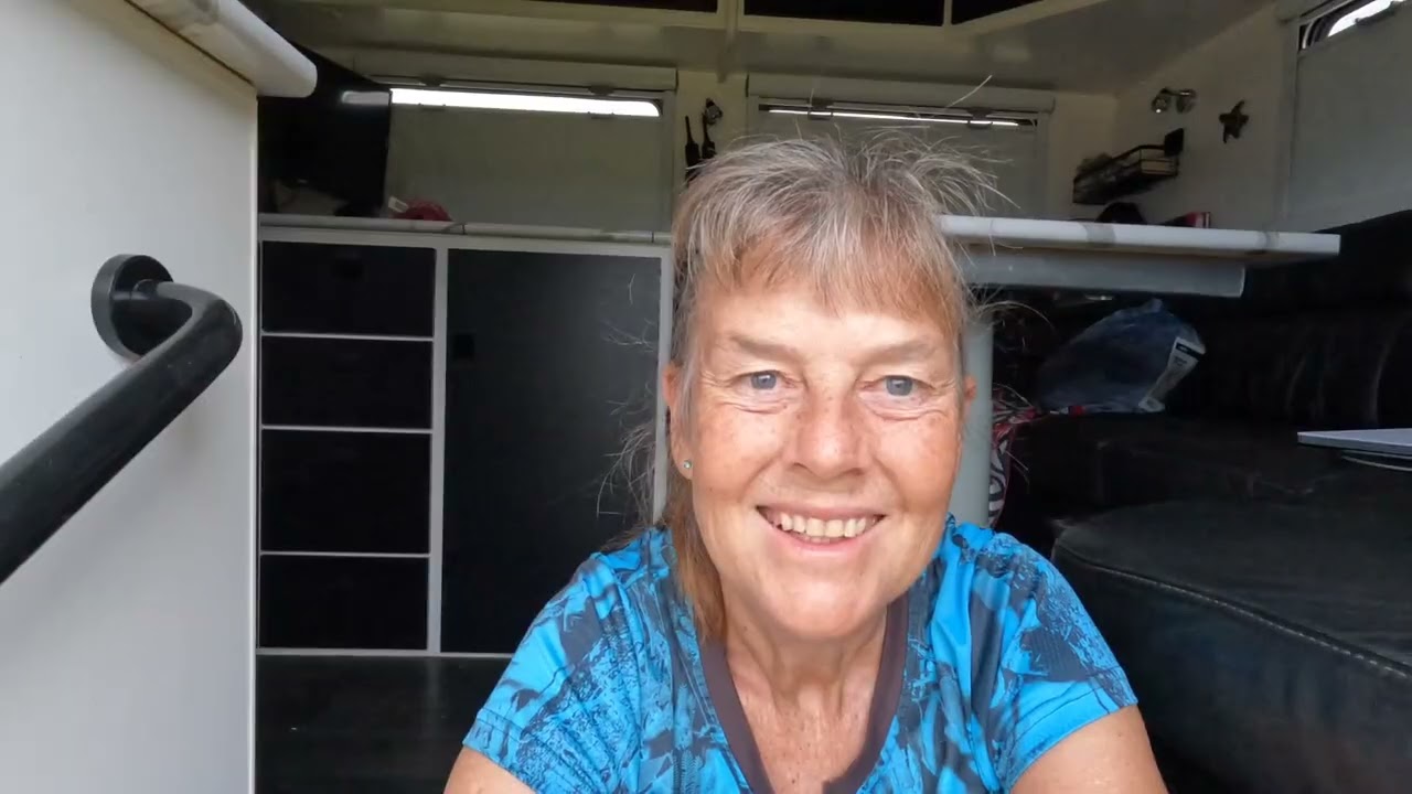 Жизнь в автоприцепе / Паб на пастбище | Пайенгана, Тасмания, и свинья Присцилла