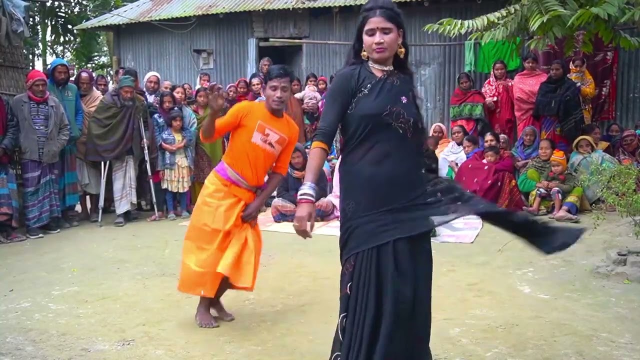 ভাগিনা বাজাইছে যন্ত্রণা অল্প বয়সের ভাগিনা