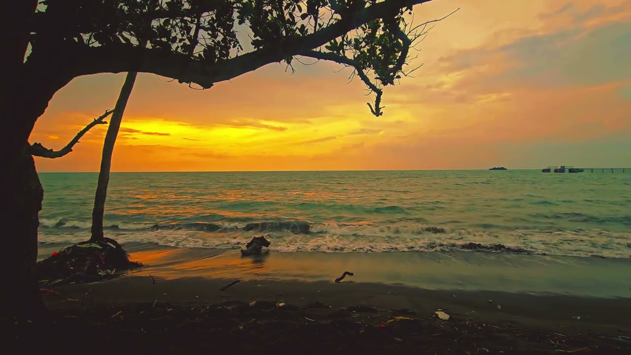 Peaceful Sunset at Endok Beach 🌅 | Relaxing Ocean Waves & Golden Sky (3 Hours)