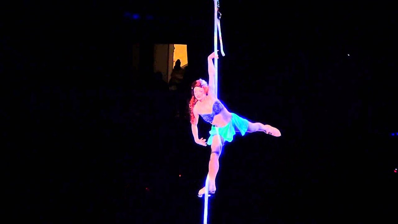 Nicola Trippick as Ariel on the Spanish Web