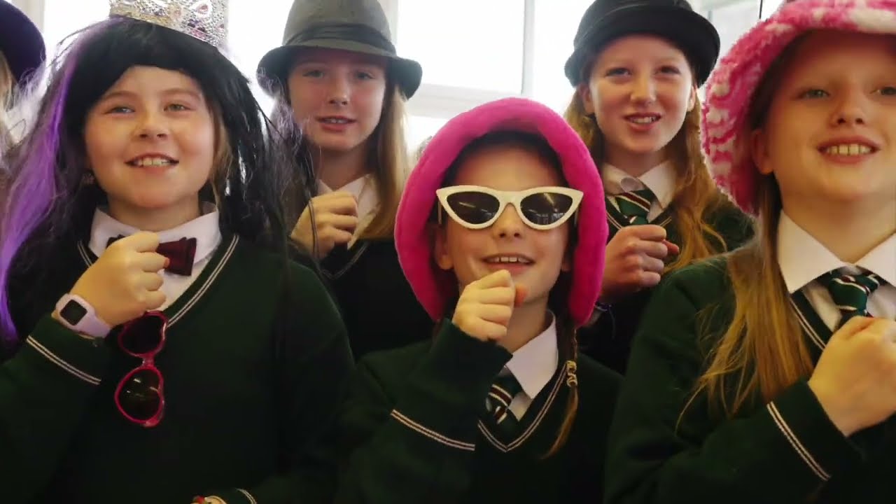 LÁMH 'What a Wonderful World' with Scoil Éanna with Gaelscoil an Ghoirt Álainn
