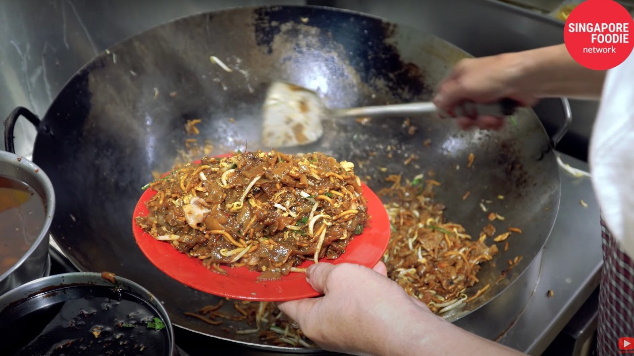 Making $32,000 a MONTH selling CHARCOAL FRIED NOODLES (Best Char Kway Teow)