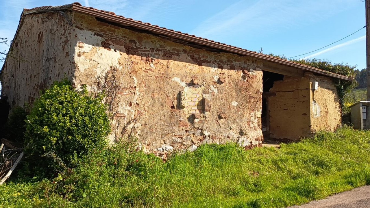 Inmobiliaria Rivero, Casa-Llagar con pomarada manzanos en Villaviciosa