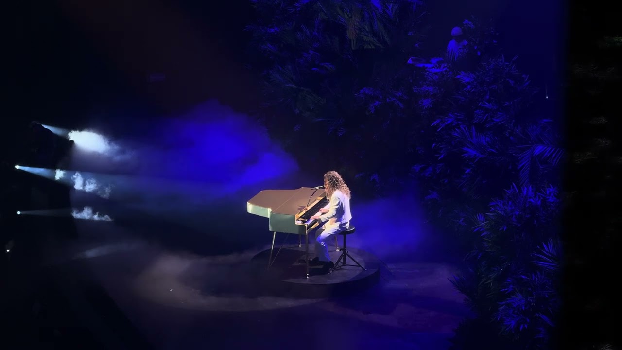 Julien Doré live in Paris (Bercy AccorArena) - April 5 2025 - Sublime & Silence