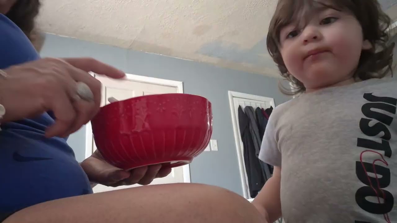 Me trajeron al niño haciendo mis cosas 