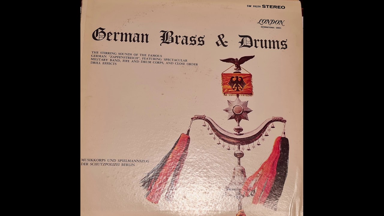 Der grosse Zapfenstreich - Musikkorps der Schutzpolizei Berlin