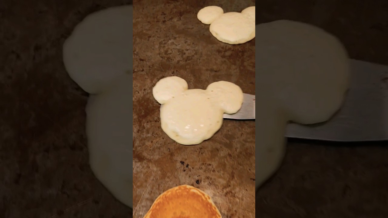 Mickey Mouse 🐭 Pancakes 🥞 #ytshorts #shorts #pancakes