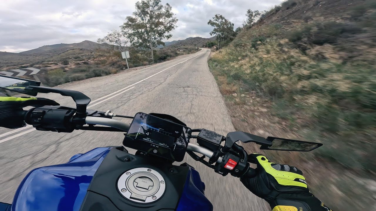 In bad weather , good curves POV 4K