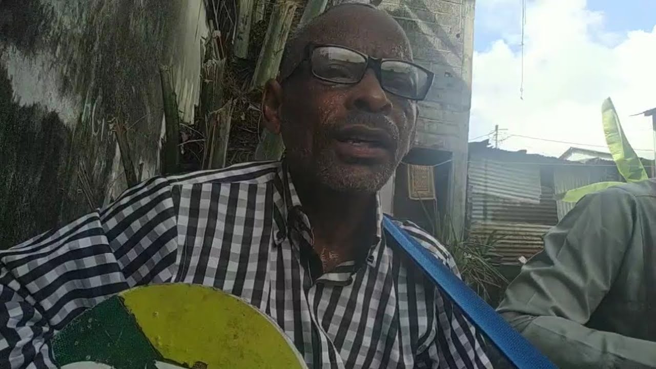 En direct avec Tintin Tanchik dans l'émission parole aux artistes . Mimbari Ya Comores