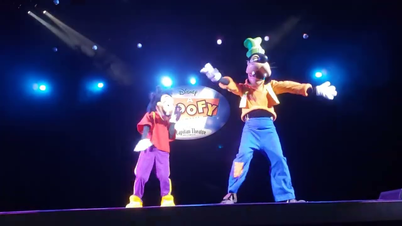 Goofy and Max dance at the El Capitan Theater 2023