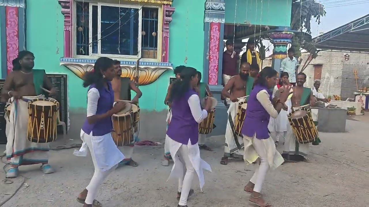 கேரளா செண்டை மேளம் முழங்க....