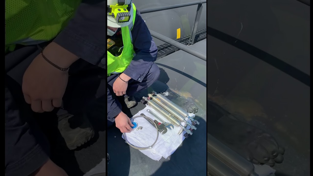 Pressure tank car sampling AmSpec