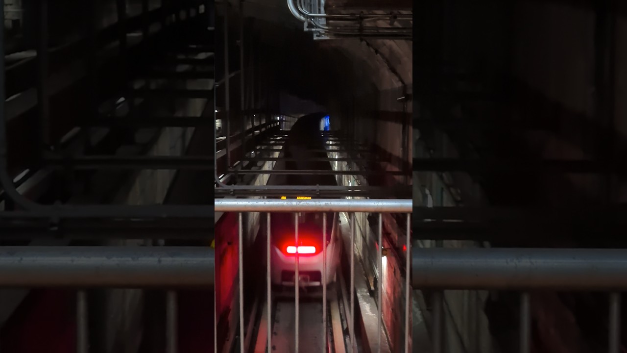 Départ d'un MPM-10 en direction Angrignon de 🟩🟧 la station Lionel-Groulx 🟧🟩.