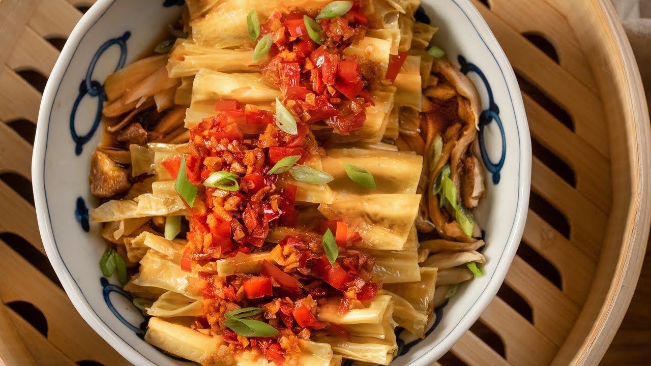 VEGAN RECIPE | Steamed Bean Curd Sticks(Yuba)with Mushrooms [How To Rehydrate Dried Beancurd Sticks]