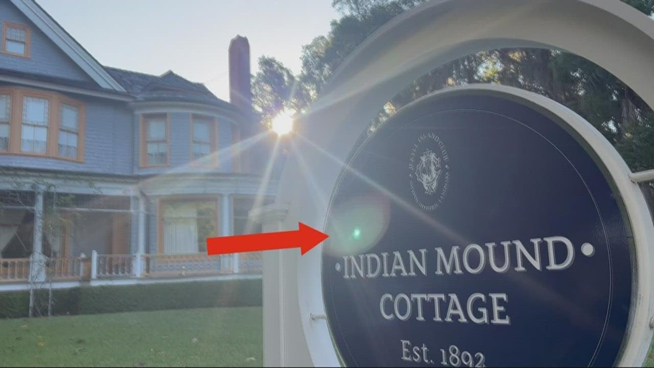 Ghost? Orb? | Strange green light in reporter's camera shot during story on haunted Jekyll Island to