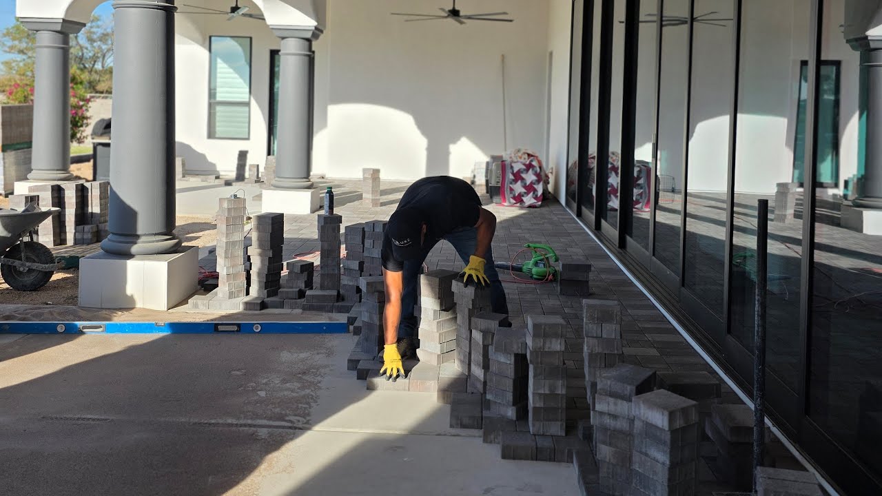 instalando Porsche de paver #contratista #albañil #phoenix #construcion
