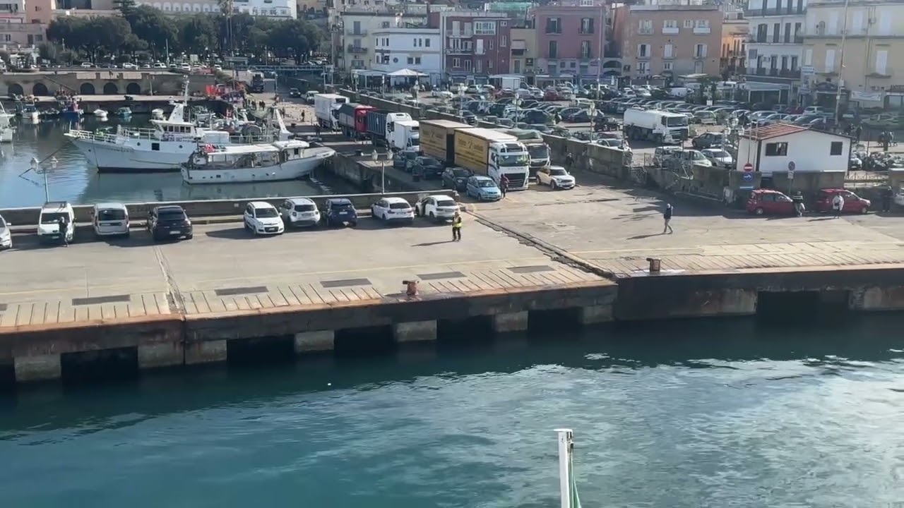 BRADISISMO, STOP AD AUTOBUS E CAMPER SUI TRAGHETTI CAREMAR