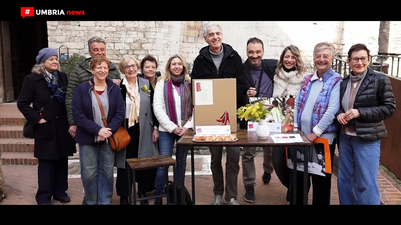 Giallo priori, giallo mimosa // Via dei Priori celebra le donne ed è sempre più viva [UMBRIAnews]