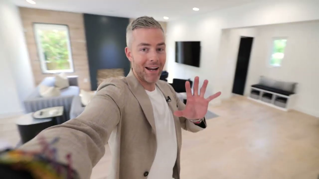 ‘Million Dollar Listing’ star Ryan Serhant tours a Pacaso home