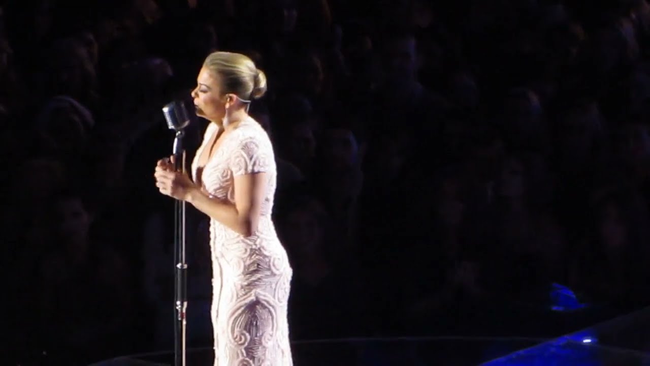 Dec.10 2013 LeAnn Rimes Performs Patsy Cline Medley tribute Fan Camera Shot-American Country Awards.