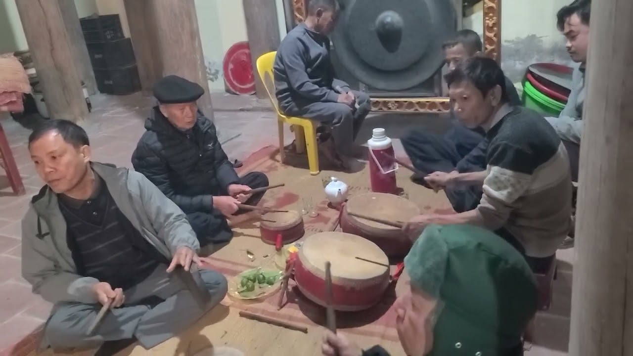 Giáp tết các cụ tập lễ 