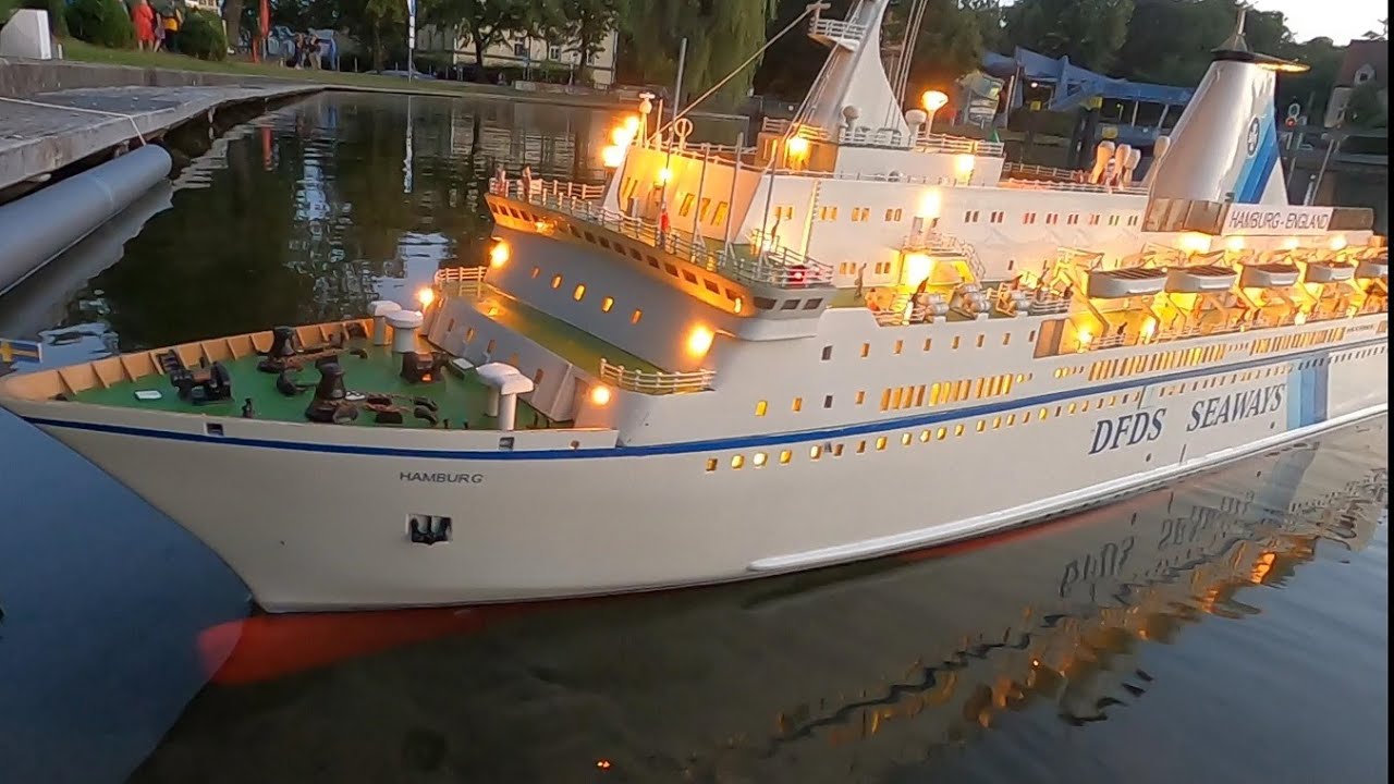 RC Schiff , Scale,  Fähre Hamburg , Dampfer , Traumschiff