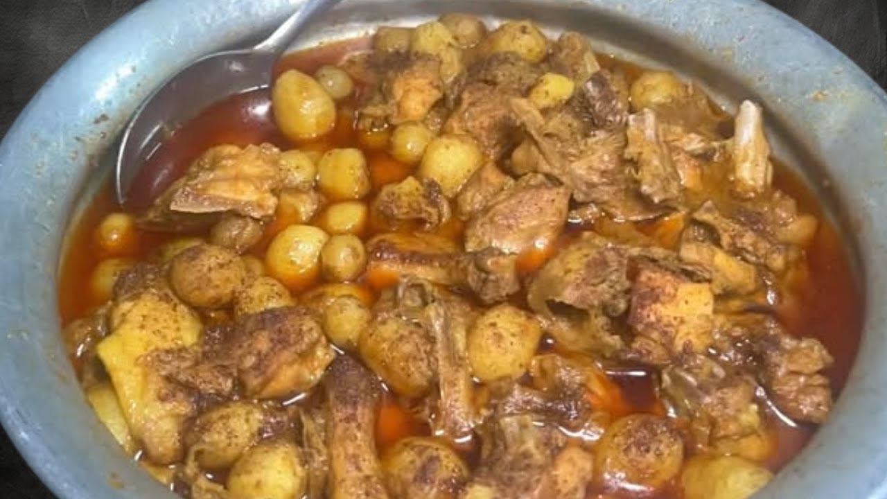দেশি মুরগির ঝাল ছোট আলু দিয়ে || Chicken Jhal Recipe || Iftekhar's Food World