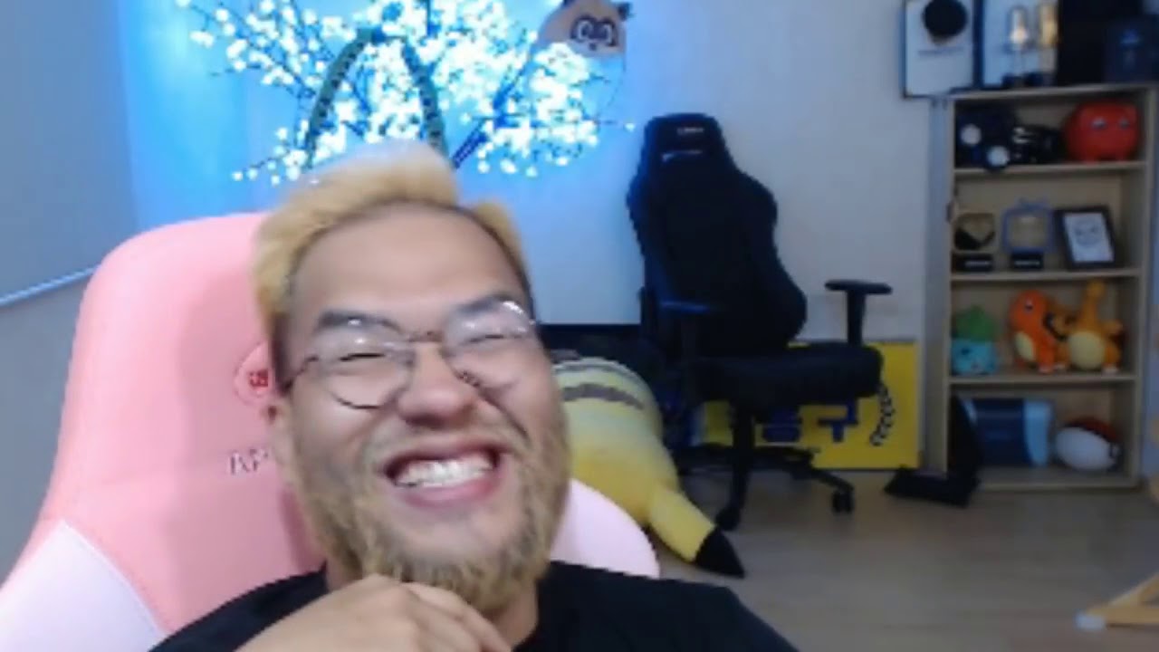 Larva Looking Back at Zotac Event [Subbed]
