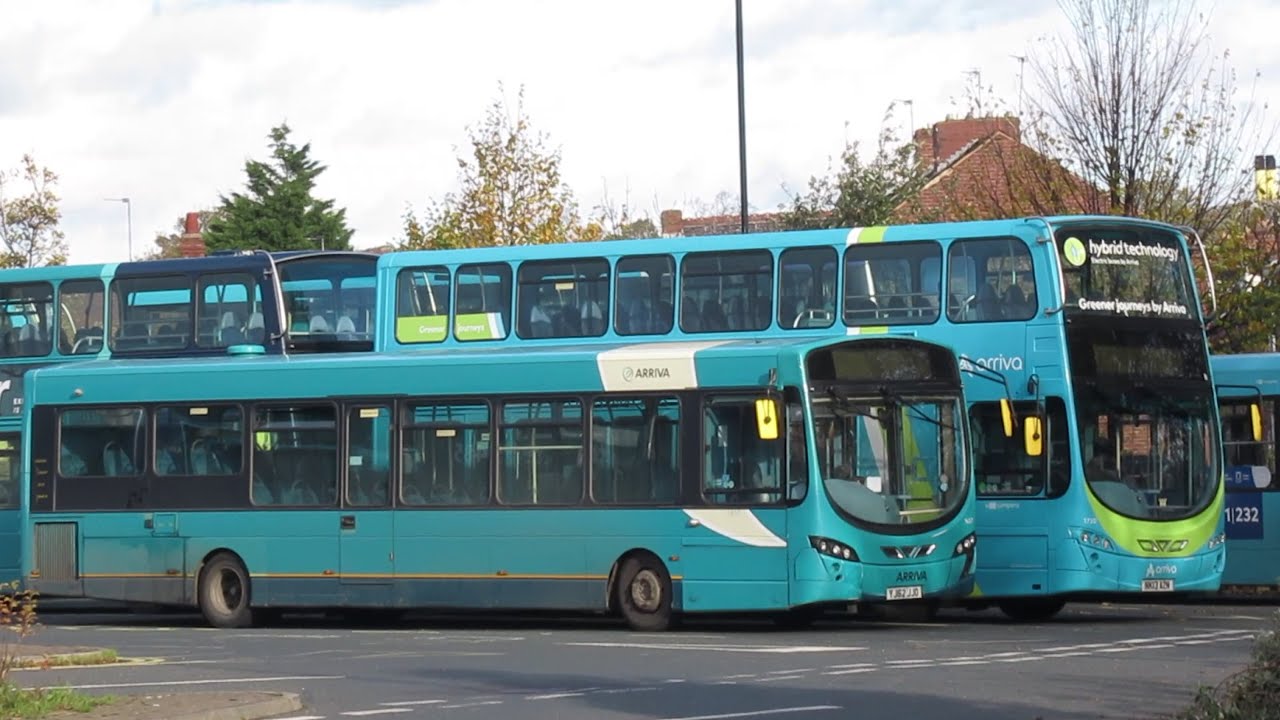 Buses & Trains at Wakefield | Autumn 2023