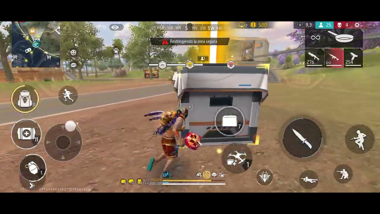 JUGANDO FREE FIRE UN RATO 