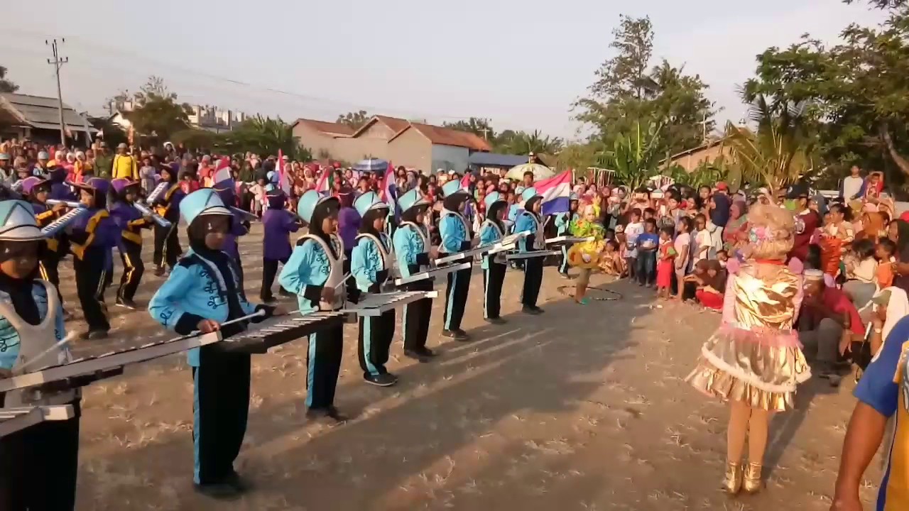 MI Assalafiyah Slatri juara 1 Lomba  Drumband lapangan Dedy Jaya Slatri
