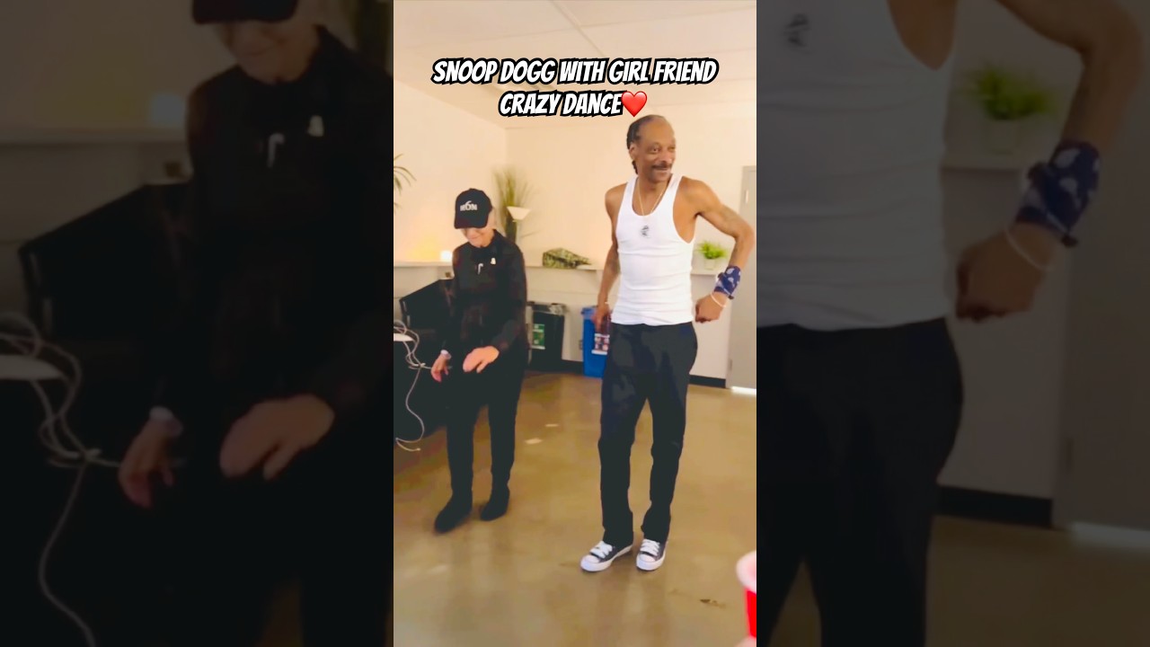 Snoop dogg with girl friend crazy dance❤️ #rap #hiphop #rapper #snoopdogg #music #shorts #dance