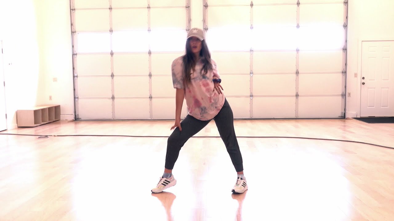 MAMACITA Black Eyed Peas Dance | @nika.kermani at NK STUDIOS