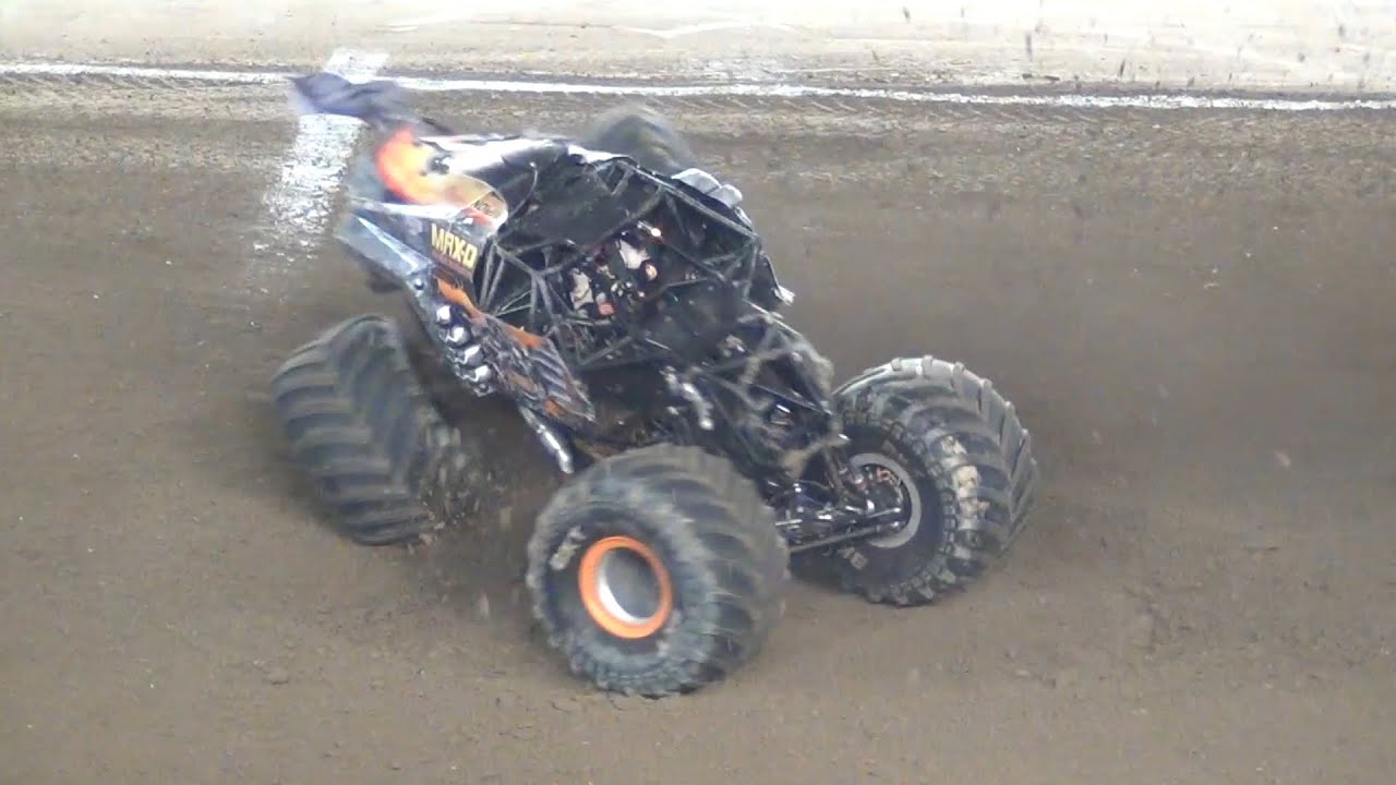 Monster Jam - Doughnut Contest @ Tacoma Dome 2017