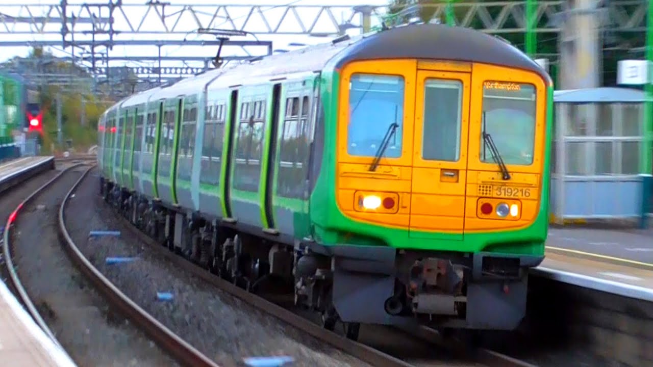 Trains at Tring, WCML - 01/10/20