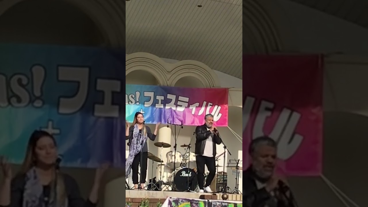 Dando Vida. Live performance in Tokyo Japan in the Hello Jesus Event.