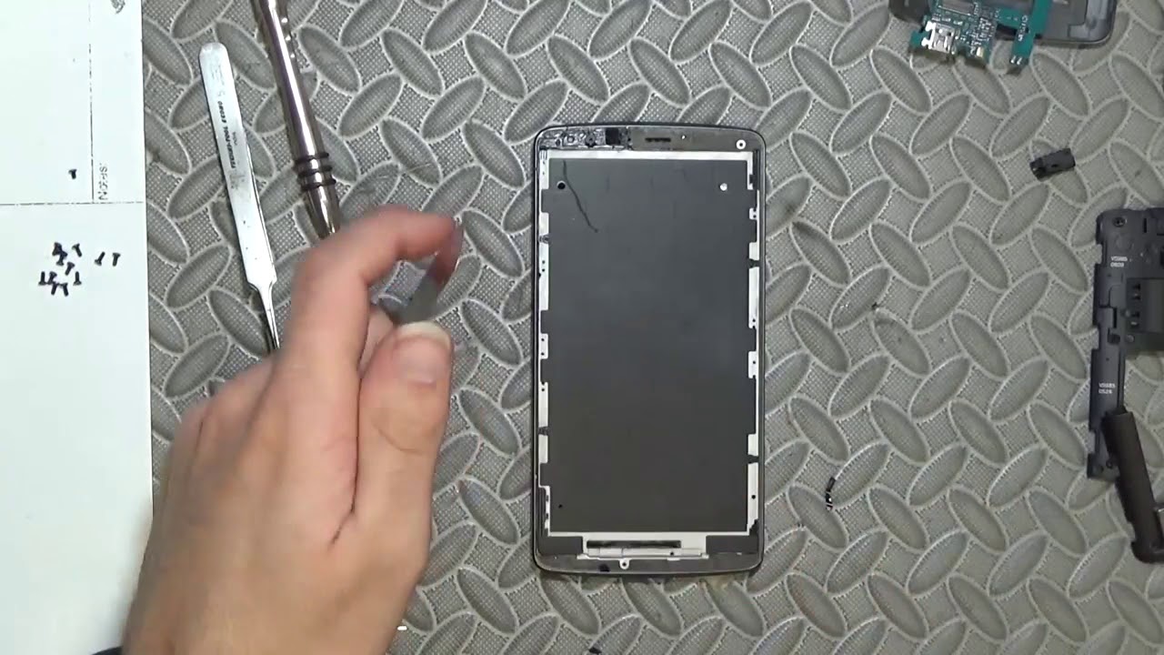 Tutorial Cara Ganti Layar LCD Handphone LG G3 Yang Rusak
