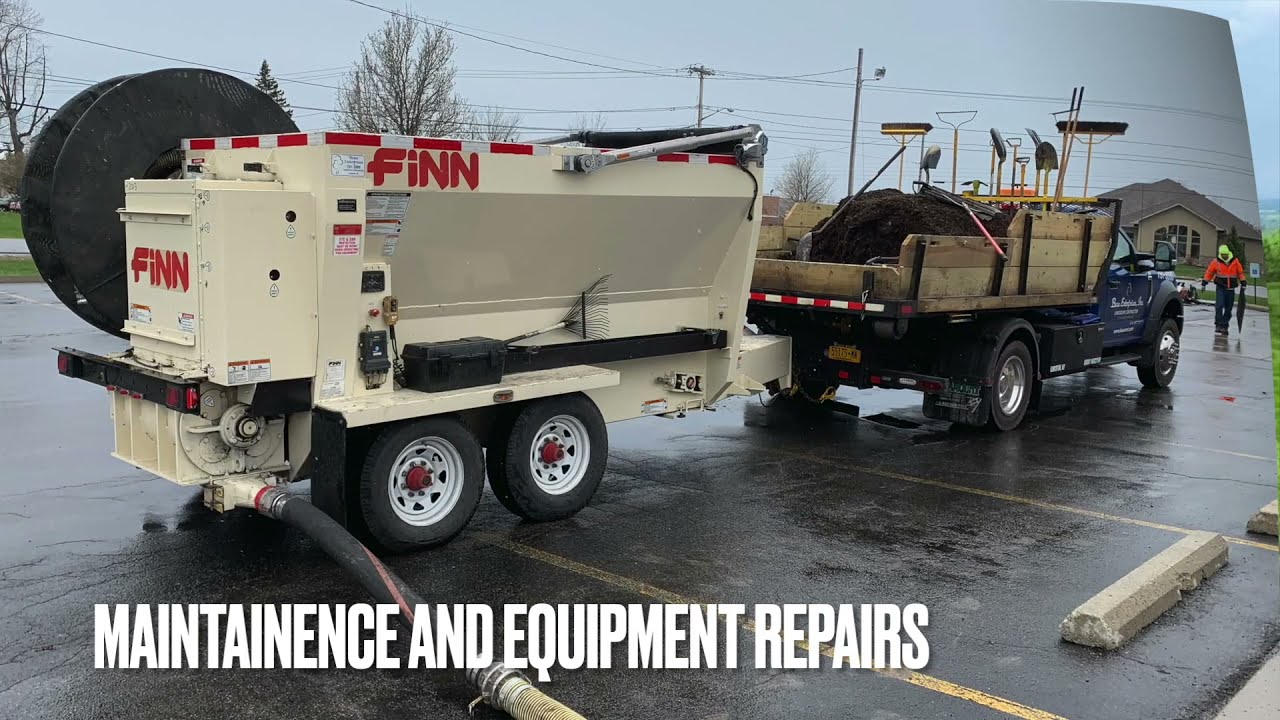 The Most Efficient Mulching Set-up.. Finn BB5 Bark Blower