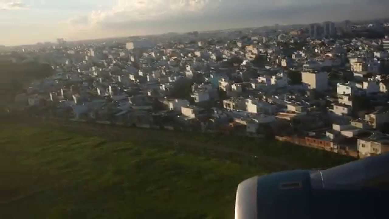 Vietnam Airlines Airbus A321 Landing at Runway 25R Tan Son Nhat International Airport