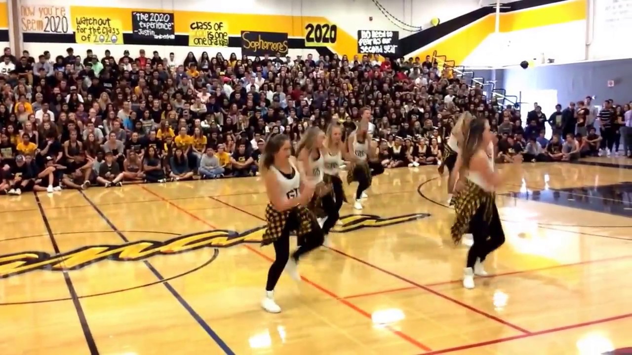 2017-18 first rally Granada dance team